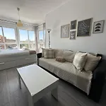 La Colina Nest