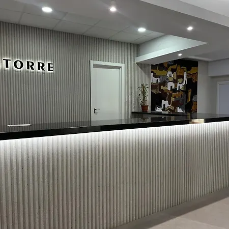 La Colina Nest アパート